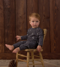 Load image into Gallery viewer, Rylee + Cru Long Sleeve Tee + Pant Set Moons
