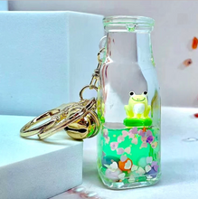 Laden Sie das Bild in den Galerie-Viewer, Frog Boba Floaty Keycharm
