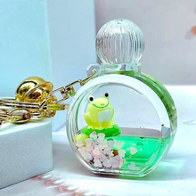 Laden Sie das Bild in den Galerie-Viewer, Frog Boba Floaty Keycharm
