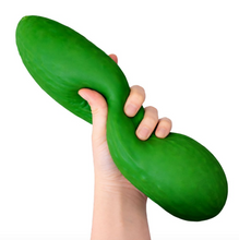 Laden Sie das Bild in den Galerie-Viewer, Keycraft Big Squij Pickle Squishy
