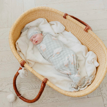 Laden Sie das Bild in den Galerie-Viewer, Copper Pearl Baker Swaddle Blanket
