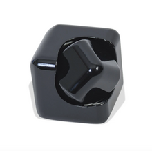 Laden Sie das Bild in den Galerie-Viewer, Watchitude Spin Cube Medal Fidget Spinner
