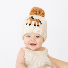 Laden Sie das Bild in den Galerie-Viewer, Huggalugs Pony Beanie Hat
