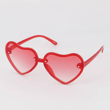 Load image into Gallery viewer, Kids Heart Frame Sunglasses
