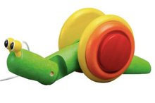 Laden Sie das Bild in den Galerie-Viewer, Plan Toys Nachziehschnecke
