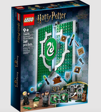 Load image into Gallery viewer, Lego Harry Potter Slytherin House Banner Ages 9+ (349 Pieces) 76410
