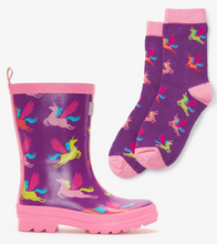 Load image into Gallery viewer, Hatley Pretty Pegasus Shiny Rain Boots &amp; Matching Socks Dahlia
