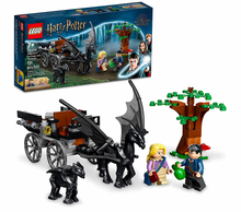 Load image into Gallery viewer, Lego Harry Potter Hogwarts Carriage And Thestrals 121 Pcs 7+
